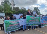 Gelar Aksi Damai, Aliansi Masyarakat Lingkar Tambang Minta PT WIN Tetap Beraktivitas