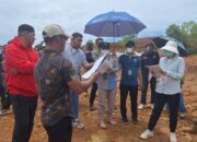 PN Unaaha Gelar Sidang Lapangan Sengketa Lahan Warga dengan PT Antam di Desa Mandiodo Kecamatan Molawe