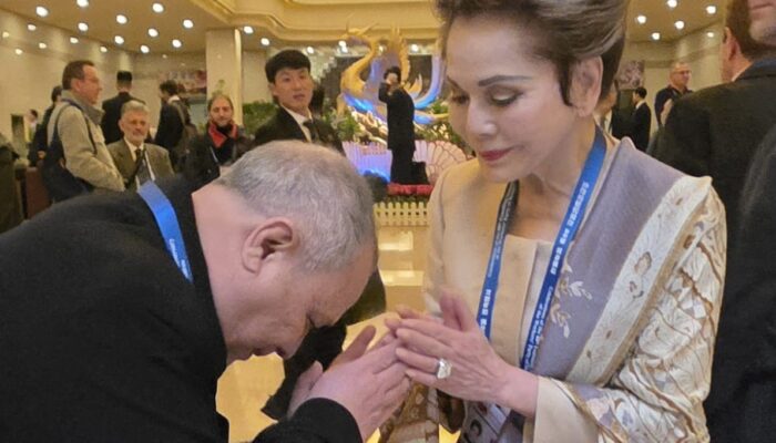 Dewi Sukarno Dapat Restu dari Teuku Rezasyah