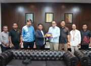 Serahkan JMSI AWARD 2025, Adhi Yaksa Pratama Apresiasi atas Peran Strategis BI Sultra