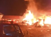 Diduga Akibat Korsleting Listrik, 14 Gedung Ludes Terbakar, Kerugian Ditaksir Lima Miliar