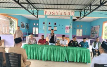 Ngabuburit di Onembute: Bupati Konawe Salurkan Sembako dan Serap Aspirasi Warga