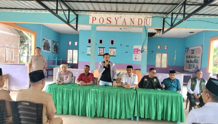Ngabuburit di Onembute: Bupati Konawe Salurkan Sembako dan Serap Aspirasi Warga