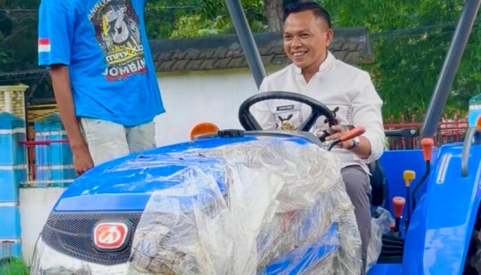 Bupati Konawe Serahkan Bantuan Alsintan untuk Brigade Pangan dan Kelompok Tani