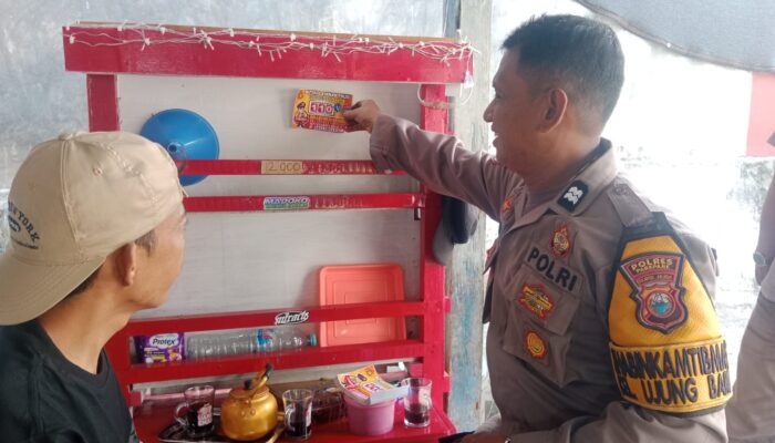 Polres Parepare Sebar Stiker Call Center 110, Warga Diminta Manfaatkan Layanan