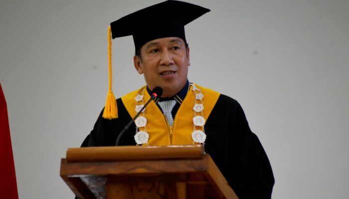 Lepas 702 Wisudawan, UHO Cetak Lulusan Terbaik IPK 4,0 dari Pascasarjana