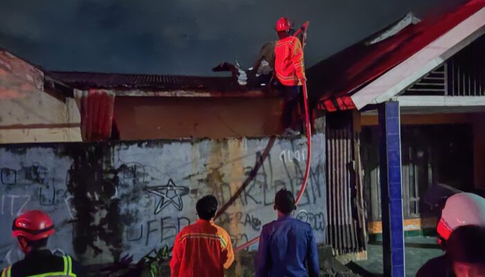 Rumah Kosong di Puuwatu Terbakar, Diduga Korsleting Listrik