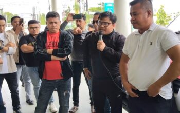 Warga Konawe Utara Sampaikan Tuntutan ke PLN UP3 Kendari Soal Kualitas Listrik