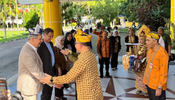 Plt. Rektor UHO Sambut Asesor ASIIN dari Jerman dan Portugal  