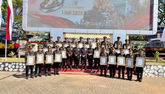 Di Hari Bhayangkara ke-80, Polres Parepare Terima Berbagai Penghargaan