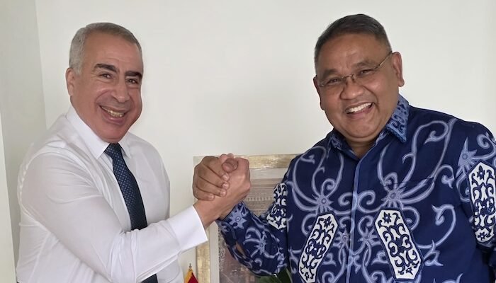 Revolusi Raja dan Rakyat, dari Sahara ke Jakarta