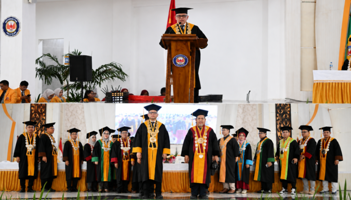 UHO Wisuda 732 Lulusan, Rektor Tekankan Adaptasi dan Inovasi Hadapi Tantangan Global