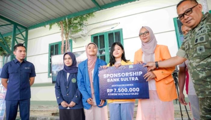 Bank Sultra Serahkan CSR dan Beasiswa, Sambut HUT ke-81 TNI